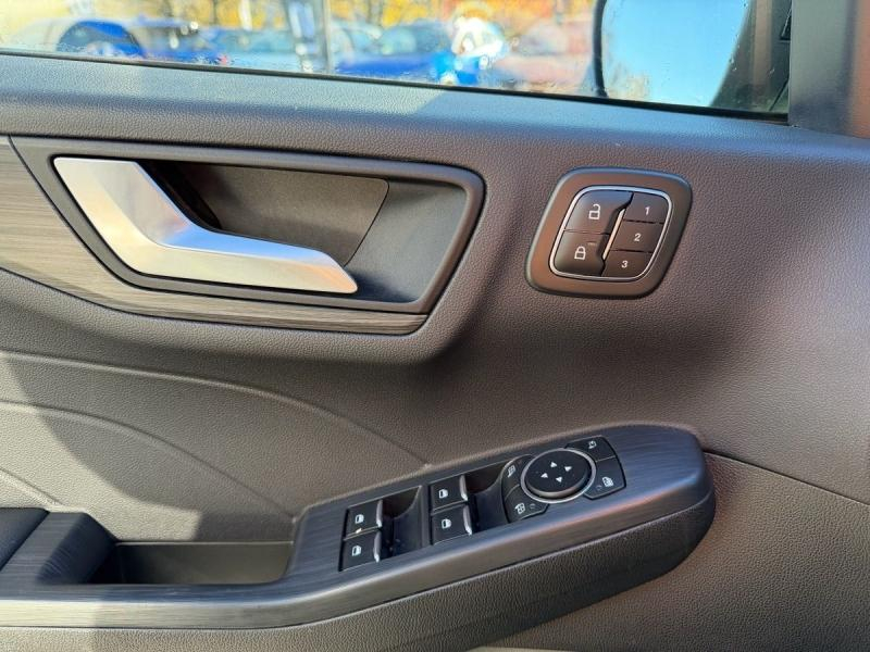 Photo 19 de l’annonce de FORD Kuga d’occasion à vendre à GRENOBLE