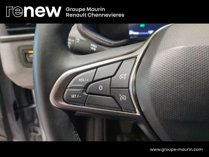 Photo 17 de l’annonce de RENAULT Clio d’occasion à vendre à CHENNEVIÈRES-SUR-MARNE