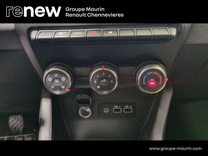 Photo 19 de l’annonce de RENAULT Clio d’occasion à vendre à CHENNEVIÈRES-SUR-MARNE