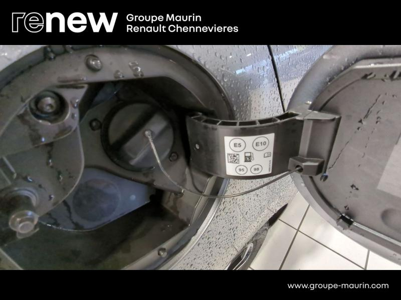 Photo 17 de l’annonce de RENAULT Clio d’occasion à vendre à CHENNEVIÈRES-SUR-MARNE