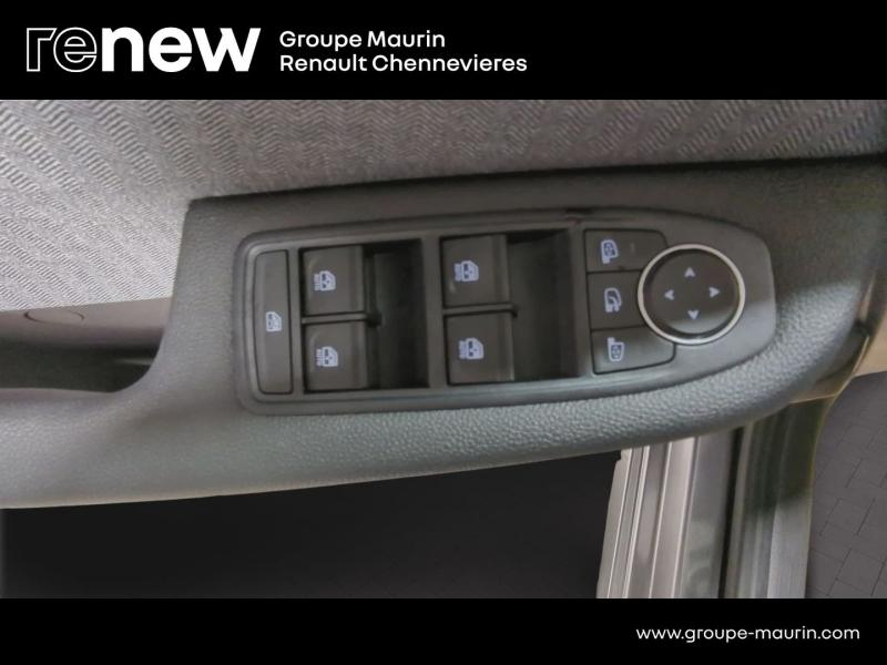 Photo 20 de l’annonce de RENAULT Clio d’occasion à vendre à CHENNEVIÈRES-SUR-MARNE