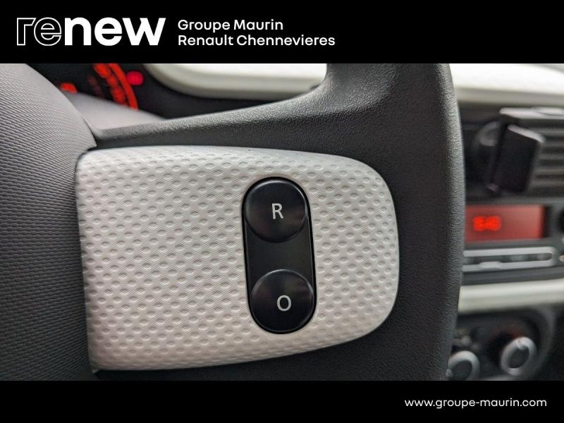 Photo 15 de l’annonce de RENAULT Twingo d’occasion à vendre à CHENNEVIÈRES-SUR-MARNE