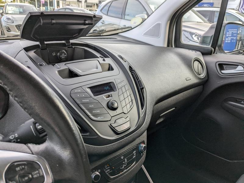 Photo 13 de l’annonce de FORD Transit Courier VUL d’occasion à vendre à AVIGNON