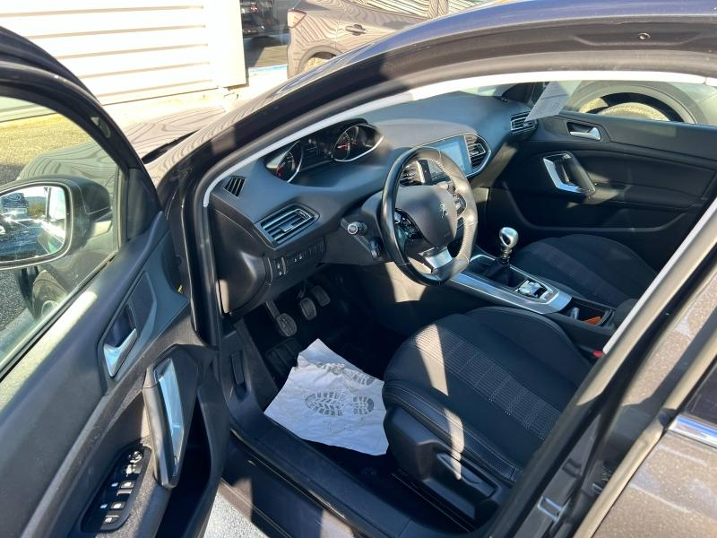 Photo 7 de l’annonce de PEUGEOT 308 d’occasion à vendre à AUBAGNE