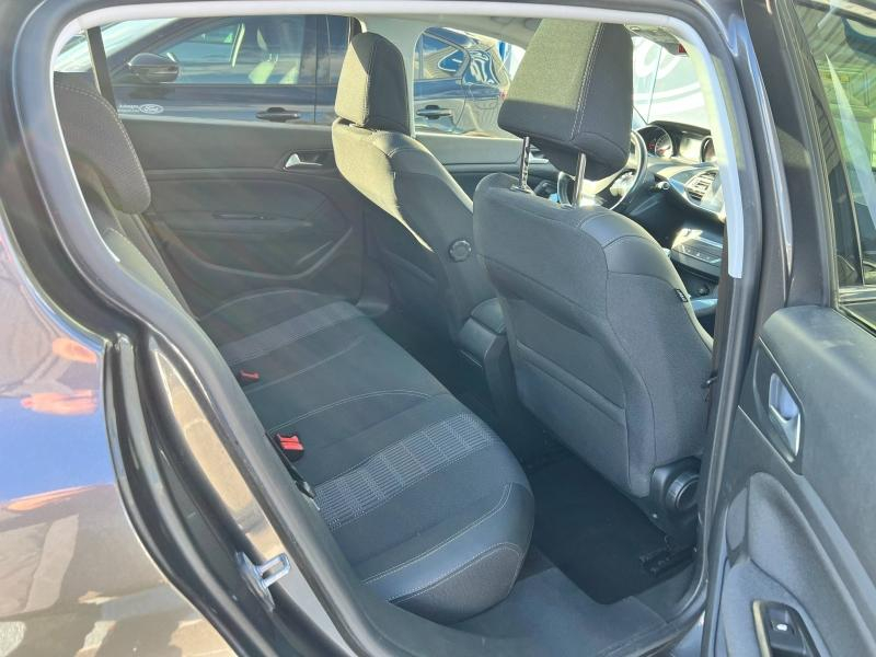 Photo 14 de l’annonce de PEUGEOT 308 d’occasion à vendre à AUBAGNE