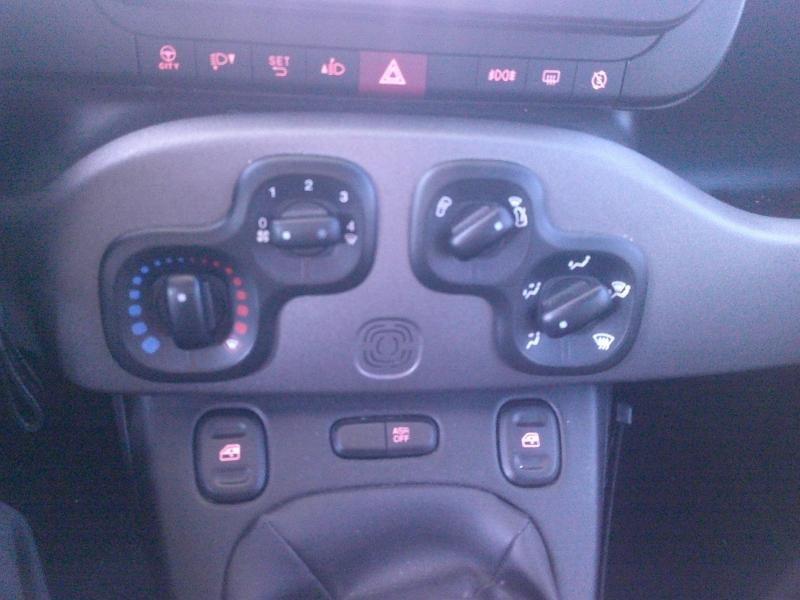 Photo 13 de l’annonce de FIAT Panda d’occasion à vendre à PERPIGNAN
