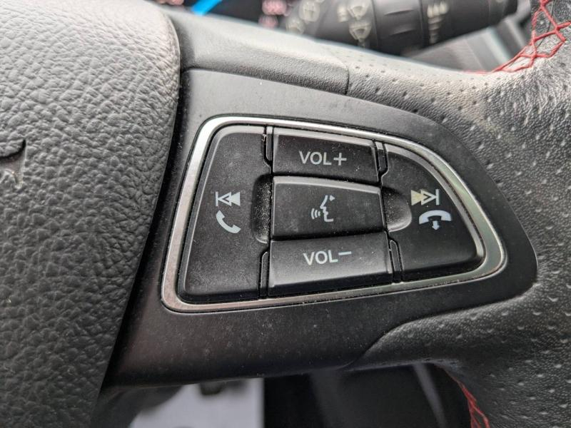 Photo 12 de l’annonce de FORD Kuga d’occasion à vendre à MARSEILLE