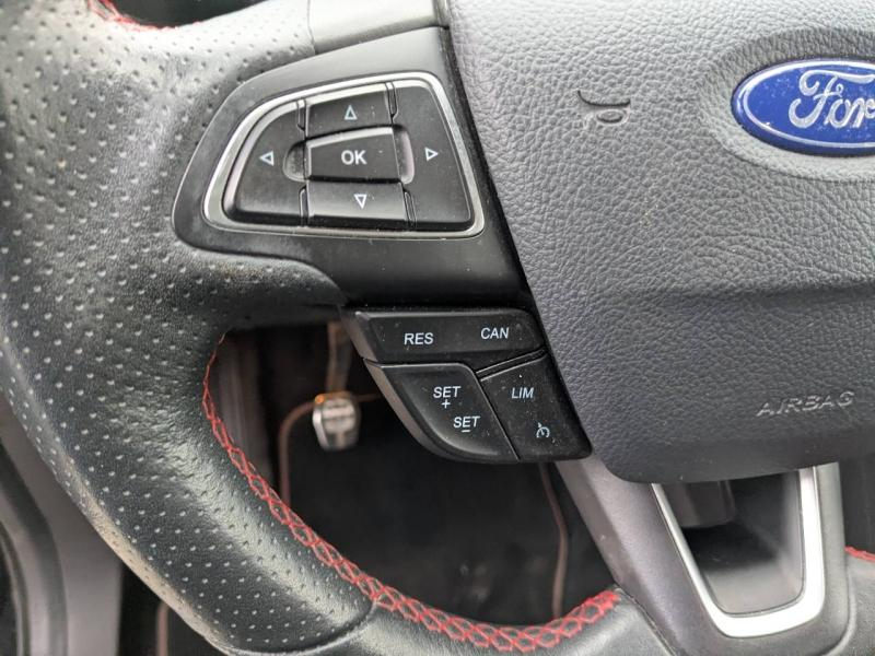 Photo 16 de l’annonce de FORD Kuga d’occasion à vendre à MARSEILLE