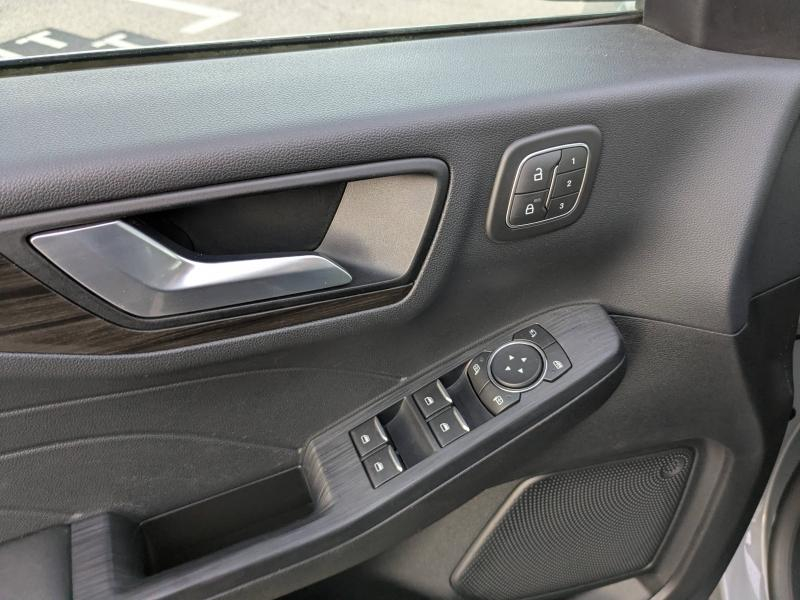 Photo 15 de l’annonce de FORD Kuga d’occasion à vendre à LA VALETTE