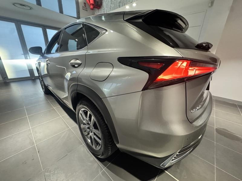 Photo 4 de l’annonce de LEXUS NX d’occasion à vendre à MONTFAVET