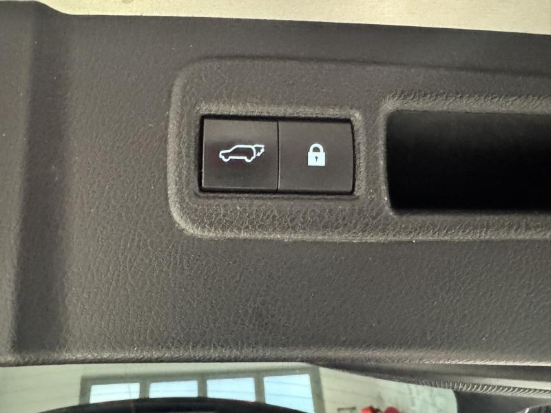 Photo 12 de l’annonce de LEXUS NX d’occasion à vendre à MONTFAVET