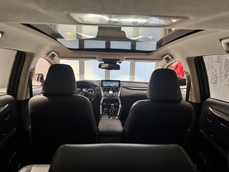 Photo 15 de l’annonce de LEXUS NX d’occasion à vendre à MONTFAVET
