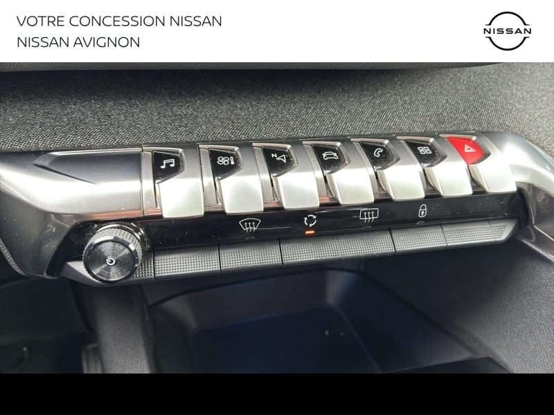 Photo 11 de l’annonce de PEUGEOT 3008 d’occasion à vendre à AVIGNON