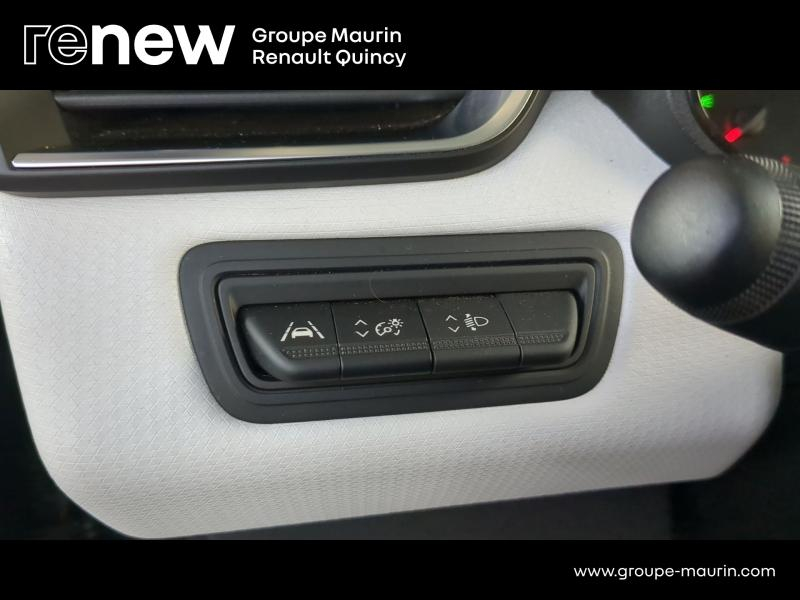 Photo 15 de l’annonce de RENAULT Clio d’occasion à vendre à QUINCY-SOUS-SÉNART