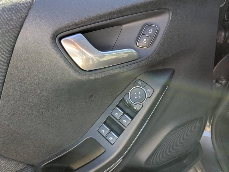 Photo 9 de l’annonce de FORD Puma d’occasion à vendre à BRIGNOLES