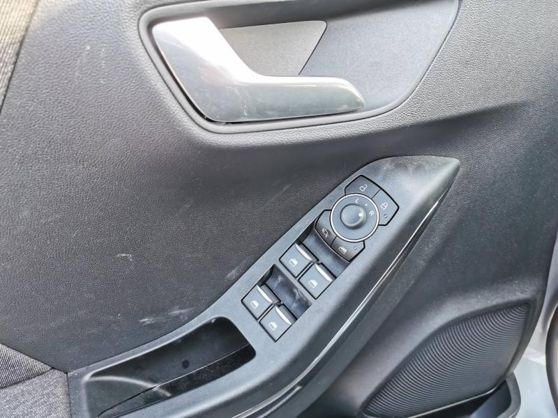 Photo 8 de l’annonce de FORD Puma d’occasion à vendre à BRIGNOLES