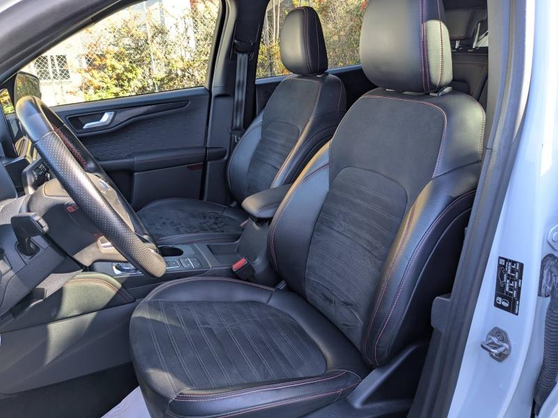 Photo 20 de l’annonce de FORD Kuga d’occasion à vendre à BRIGNOLES