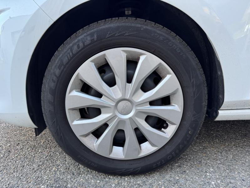 Photo 6 de l’annonce de FORD Fiesta d’occasion à vendre à NARBONNE