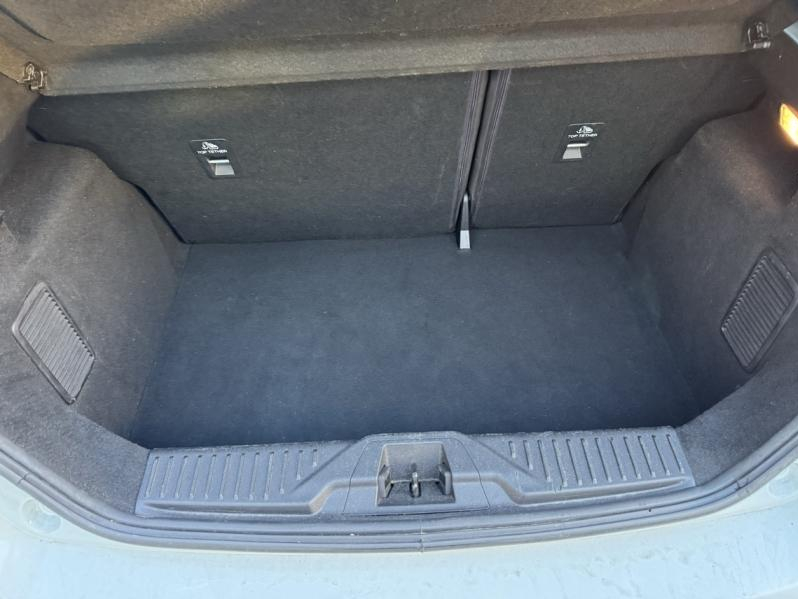 Photo 13 de l’annonce de FORD Fiesta d’occasion à vendre à NARBONNE