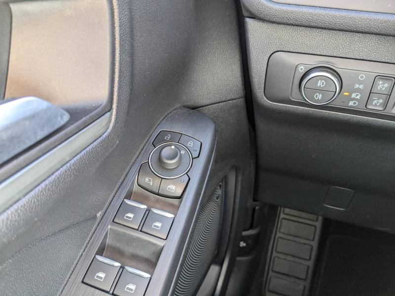 Photo 16 de l’annonce de FORD Kuga d’occasion à vendre à AUBAGNE