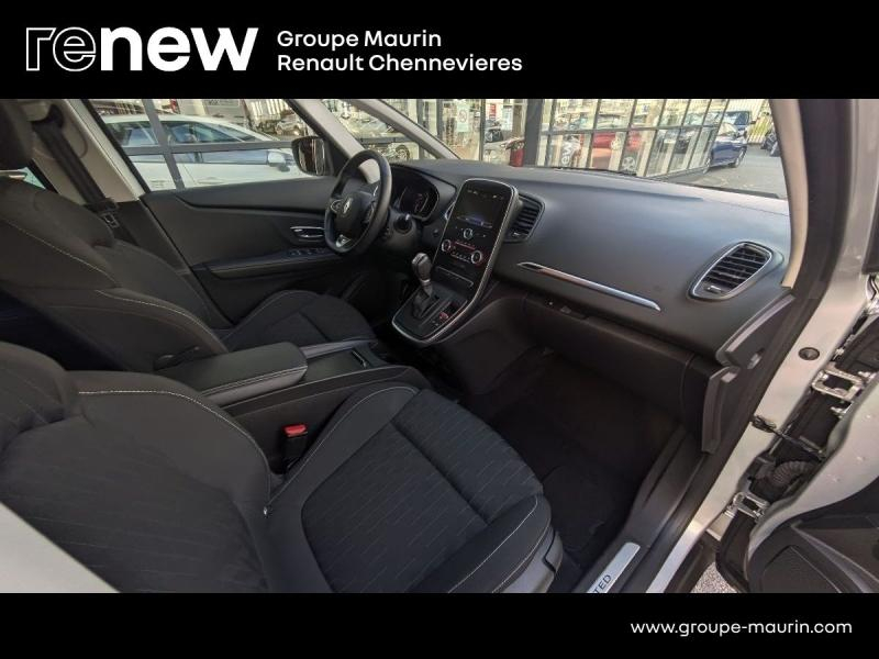 Photo 17 de l’annonce de RENAULT Scenic d’occasion à vendre à CHENNEVIÈRES-SUR-MARNE