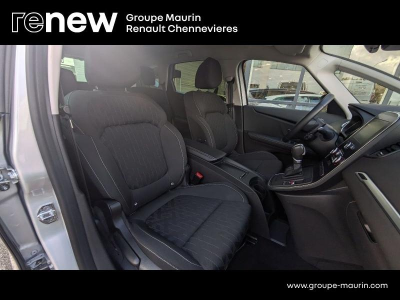 Photo 18 de l’annonce de RENAULT Scenic d’occasion à vendre à CHENNEVIÈRES-SUR-MARNE