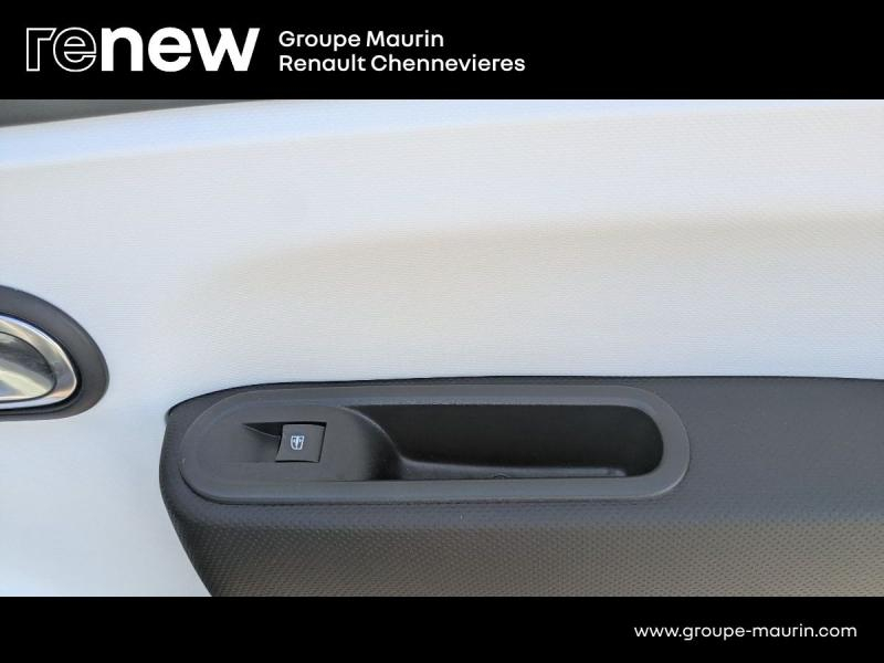 Photo 14 de l’annonce de RENAULT Twingo d’occasion à vendre à CHENNEVIÈRES-SUR-MARNE