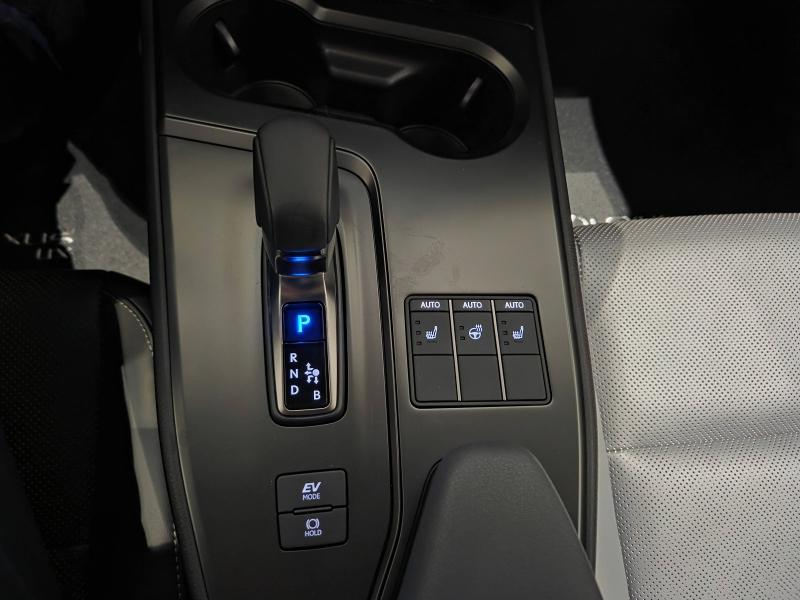 Photo 10 de l’annonce de LEXUS UX d’occasion à vendre à AUBIÈRE