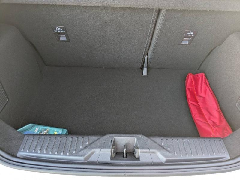 Photo 5 de l’annonce de FORD Fiesta d’occasion à vendre à FRÉJUS