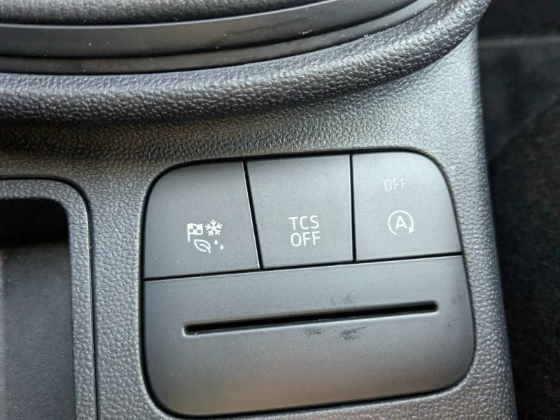 Photo 20 de l’annonce de FORD Fiesta d’occasion à vendre à FRÉJUS