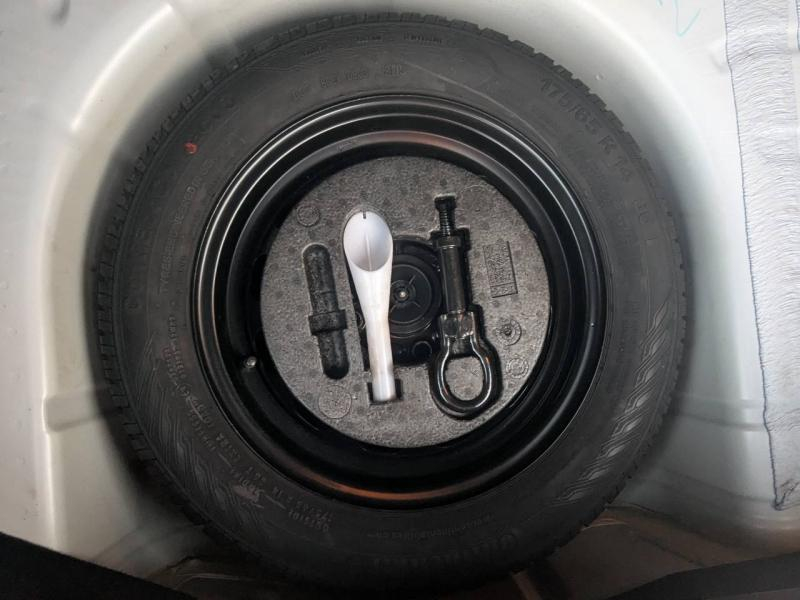 Photo 6 de l’annonce de FORD Fiesta d’occasion à vendre à FRÉJUS