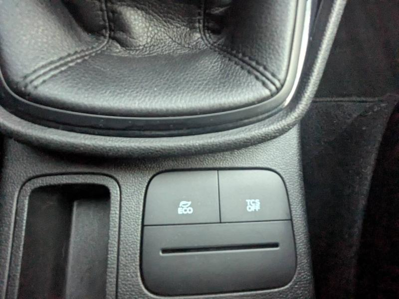 Photo 19 de l’annonce de FORD Fiesta d’occasion à vendre à FRÉJUS