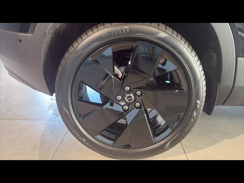 Photo 10 de l’annonce de VOLVO XC40 d’occasion à vendre à TOULON