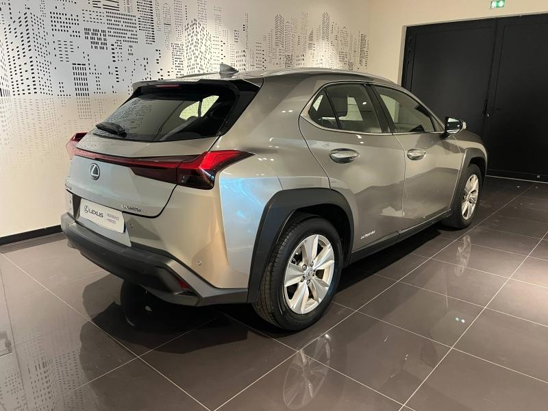 Photo 6 de l’annonce de LEXUS UX d’occasion à vendre à AUBIÈRE