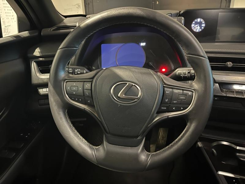 Photo 15 de l’annonce de LEXUS UX d’occasion à vendre à AUBIÈRE