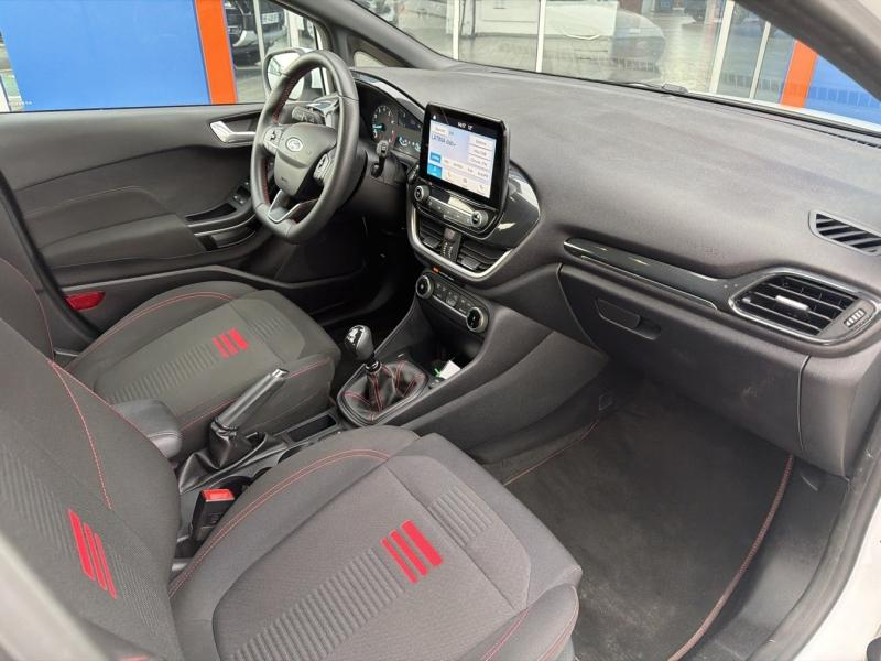 Photo 11 de l’annonce de FORD Fiesta d’occasion à vendre à VITROLLES