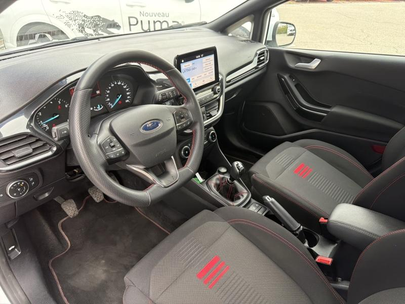 Photo 15 de l’annonce de FORD Fiesta d’occasion à vendre à VITROLLES