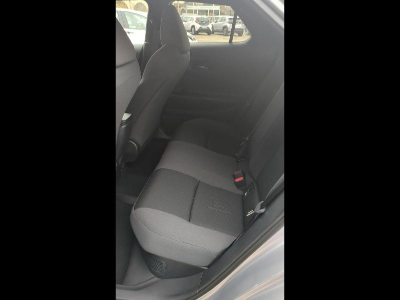 Photo 16 de l’annonce de TOYOTA C-HR d’occasion à vendre à ARLES