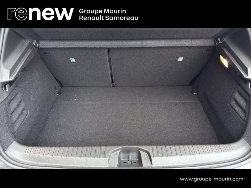 Photo 9 de l’annonce de RENAULT Clio d’occasion à vendre à SAMOREAU