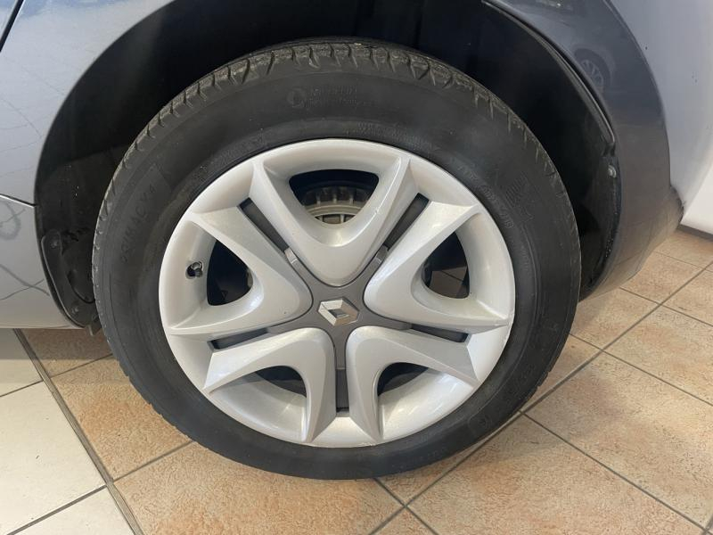 Photo 12 de l’annonce de RENAULT Zoe d’occasion à vendre à CHENNEVIÈRES-SUR-MARNE