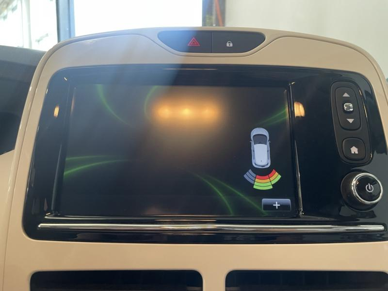 Photo 16 de l’annonce de RENAULT Zoe d’occasion à vendre à CHENNEVIÈRES-SUR-MARNE