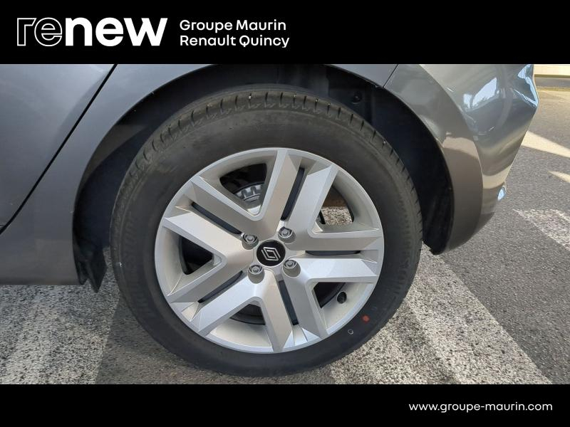 Photo 7 de l’annonce de RENAULT Clio d’occasion à vendre à QUINCY-SOUS-SÉNART