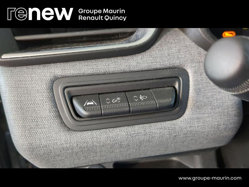 Photo 13 de l’annonce de RENAULT Clio d’occasion à vendre à QUINCY-SOUS-SÉNART