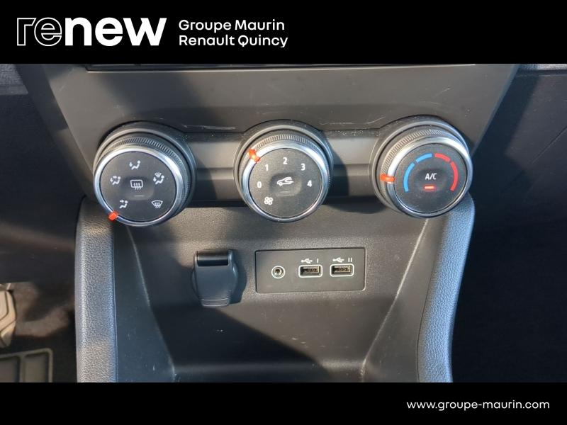 Photo 17 de l’annonce de RENAULT Clio d’occasion à vendre à QUINCY-SOUS-SÉNART