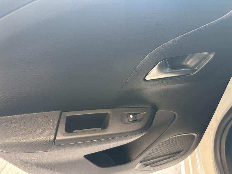 Photo 10 de l’annonce de OPEL Corsa d’occasion à vendre à ORANGE