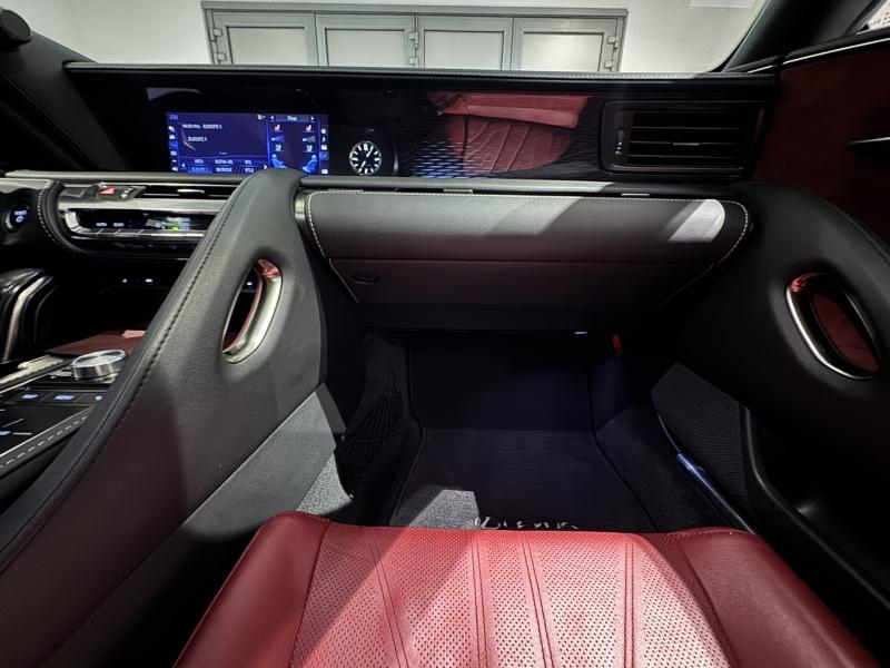 Photo 11 de l’annonce de LEXUS LC d’occasion à vendre à MONTFAVET