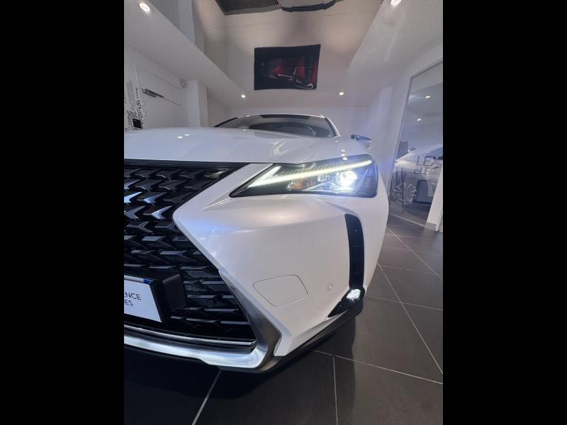 Photo 9 de l’annonce de LEXUS UX d’occasion à vendre à MONTFAVET