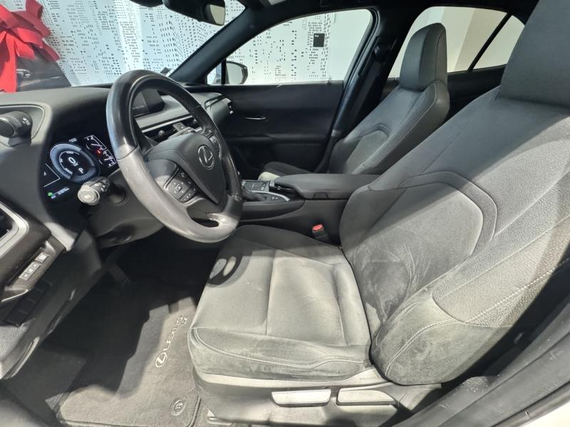 Photo 10 de l’annonce de LEXUS UX d’occasion à vendre à MONTFAVET