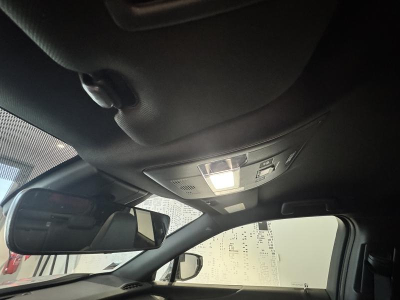 Photo 15 de l’annonce de LEXUS UX d’occasion à vendre à MONTFAVET