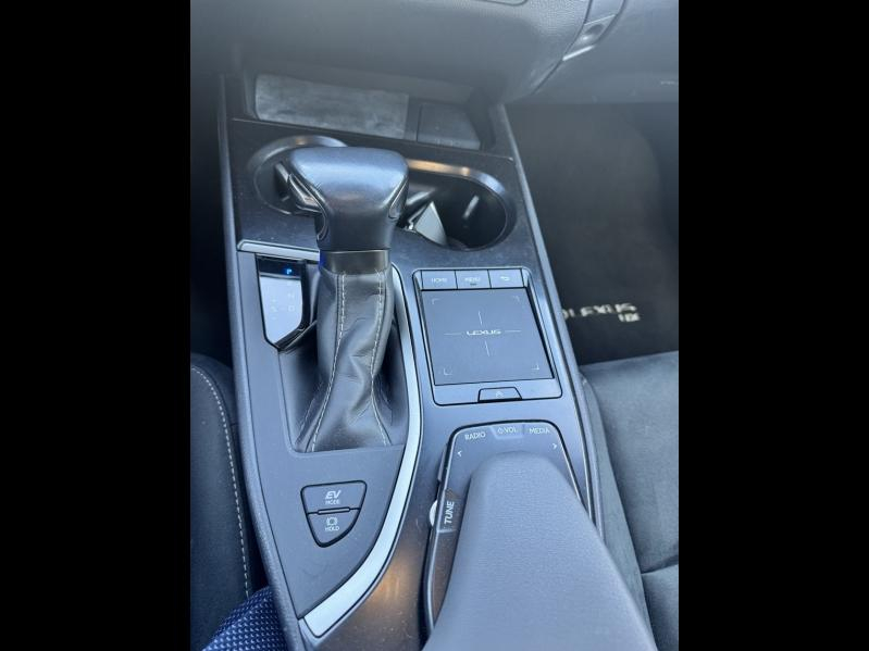 Photo 17 de l’annonce de LEXUS UX d’occasion à vendre à MONTFAVET